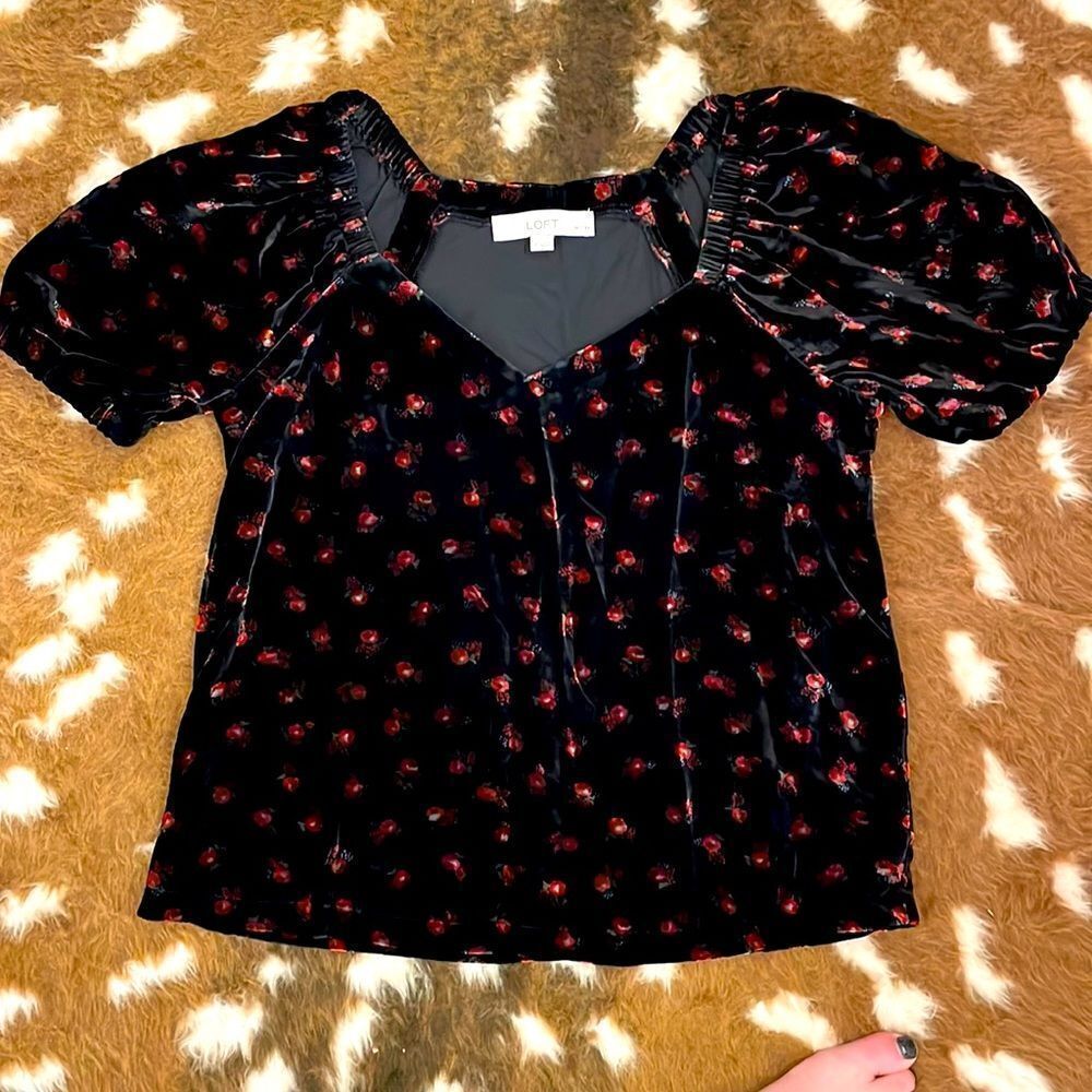 Ann Taylor Sweetheart Neck Velvet Floral Blouse